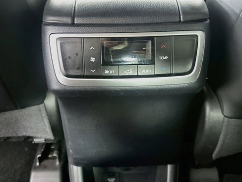 Used 2016 Toyota Highlander Limited FWD image 29