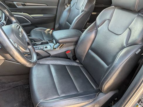 Used 2023 Kia Telluride S FWD image 13