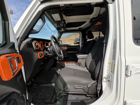 Used 2019 Jeep Wrangler Unlimited Sport S image 9