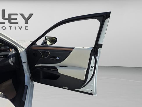 New 2025 Lexus ES 350 Ultra Luxury image 30