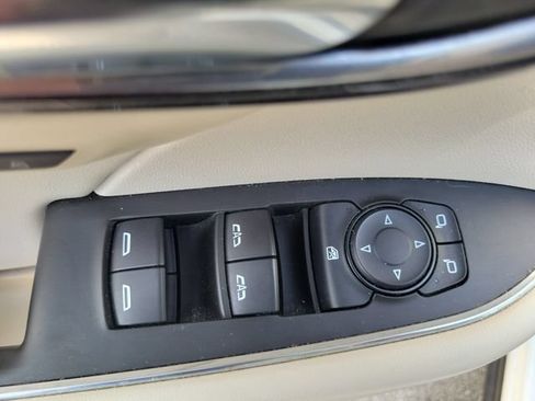 Used 2021 Buick Envision Essence AWD/4WD image 22