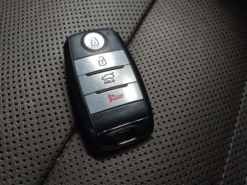 Used 2020 Kia Sorento SX image 32