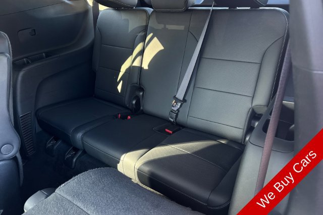 Used 2025 Chevrolet Traverse LT AWD/4WD image 19