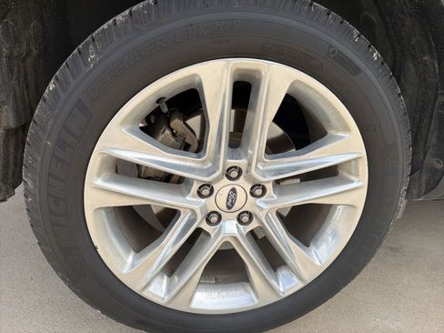Used 2016 Ford Explorer Limited w/ Equipment Group 301A FWD image 5
