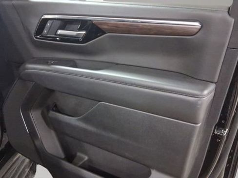 Used 2025 Chevrolet Tahoe LT image 18