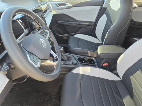 New 2026 Volkswagen Taos SEL image 11