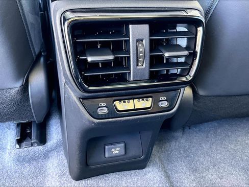 Used 2023 Lexus RZ 450e Premium image 32