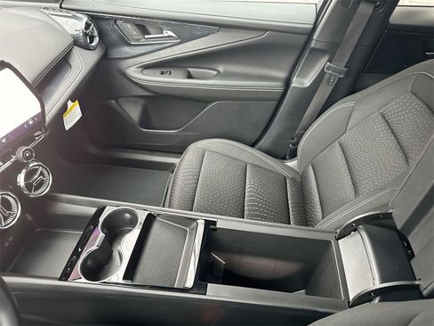 New 2025 Chevrolet Blazer EV LT image 24