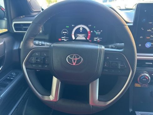 Used 2025 Toyota Tacoma TRD Off-Road image 17