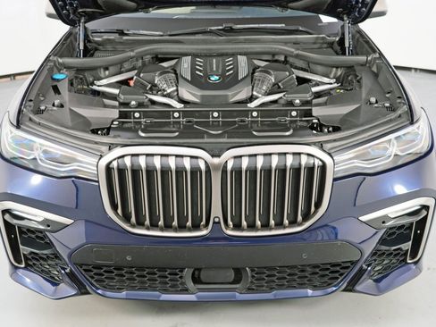 Used 2021 BMW X7 M50i w/ Dynamic Handling Package image 8