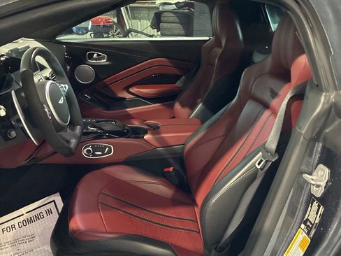 Used 2021 Aston Martin V8 Vantage Roadster image 4