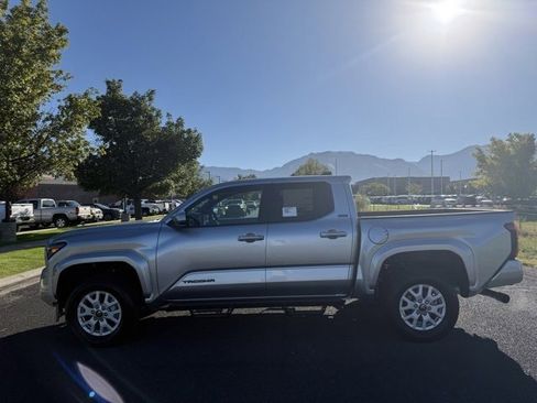 New 2025 Toyota Tacoma SR5 image 2