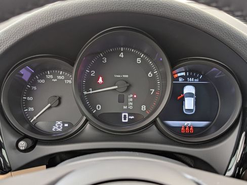 Used 2026 Porsche Macan AWD/4WD image 26