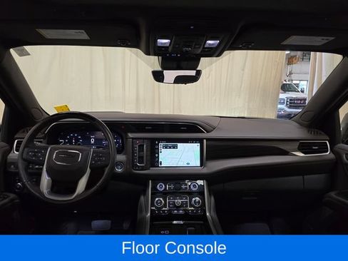 Used 2023 GMC Yukon Denali w/ Advanced Technology Package AWD/4WD image 32