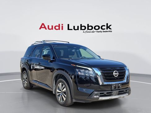 Used 2025 Nissan Pathfinder SL FWD image 1