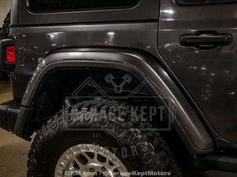 Used 2018 Jeep Wrangler Unlimited Sahara AWD/4WD image 65