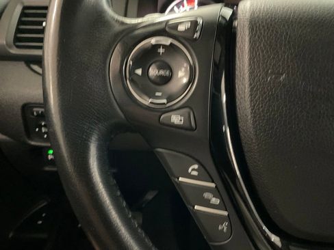 Used 2016 Honda Pilot Touring image 11