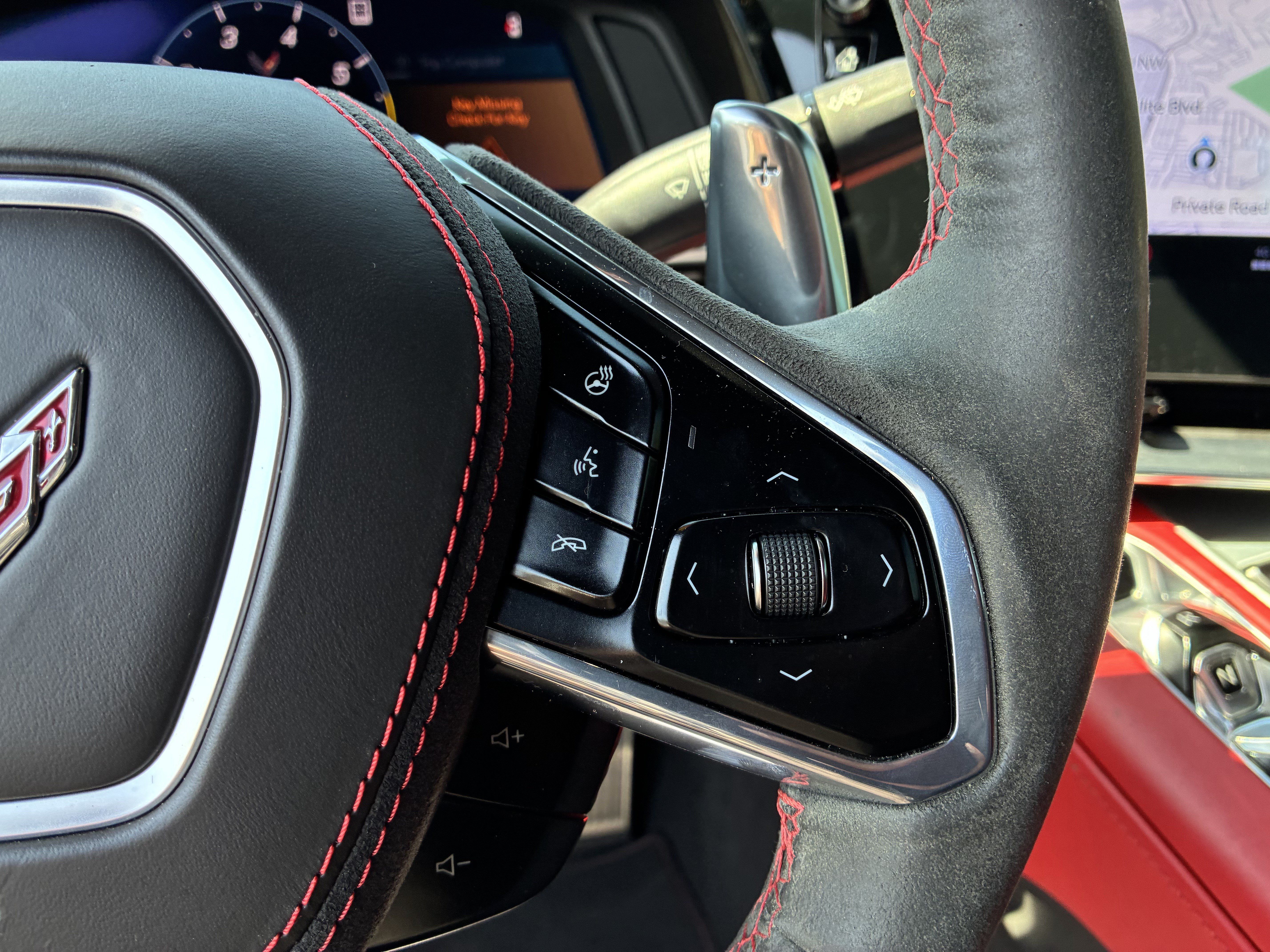 Used 2021 Chevrolet Corvette Stingray Premium Cpe w/ Z51 Performance Package RWD image 24