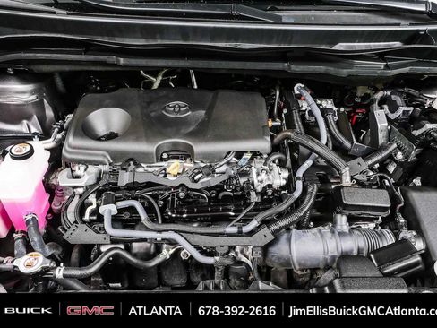 Used 2024 Toyota Sienna XLE FWD image 37
