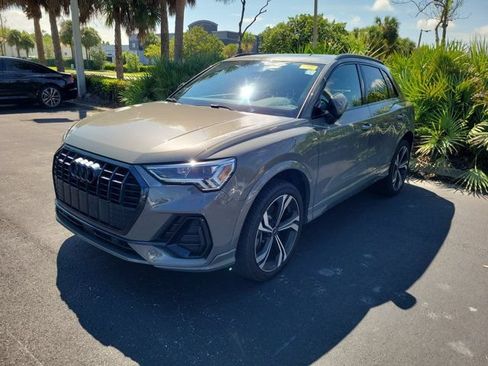 Used 2023 Audi Q3 2.0T Premium Plus w/ Premium Plus Package AWD/4WD image 2