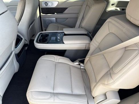 Used 2019 Lincoln Navigator Reserve image 15