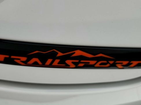 Used 2025 Honda Pilot TrailSport image 14