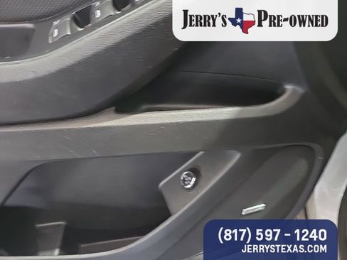 Used 2022 Chevrolet Traverse RS image 11