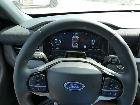 New 2027 Ford Explorer Platinum AWD/4WD image 25