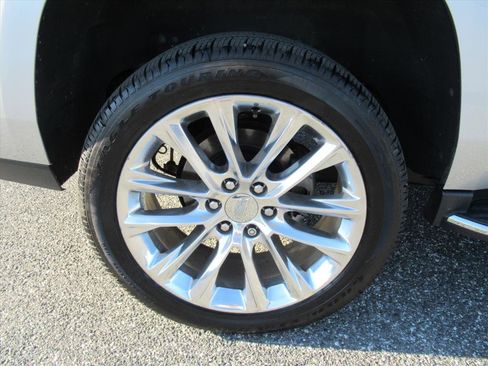 Used 2019 Cadillac Escalade Luxury image 8