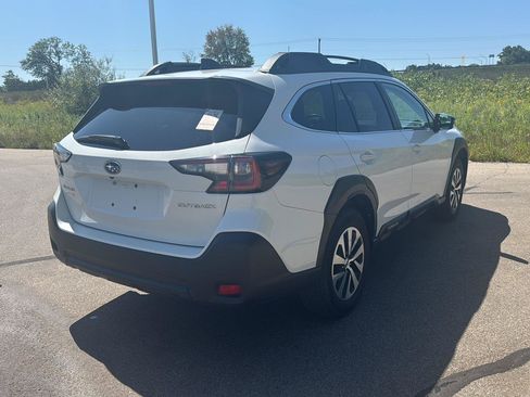 Used 2025 Subaru Outback Premium AWD/4WD image 5