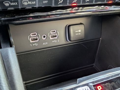 New 2025 Jeep Grand Cherokee Limited w/ Black Appearance Package image 19