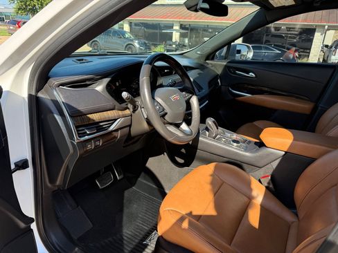 Used 2019 Cadillac XT4 Sport w/ LPO, Midnight Sport Package AWD/4WD image 14