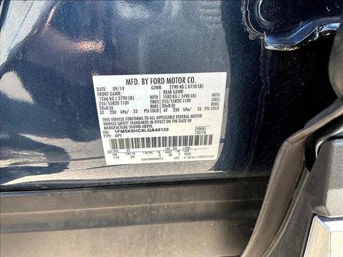 Used 2020 Ford Explorer Platinum w/ Premium Technology Package image 28