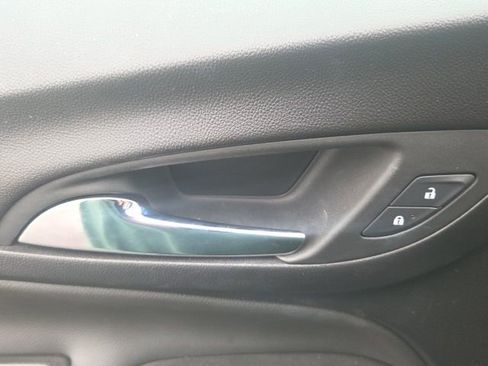 Used 2024 Chevrolet Equinox LT FWD image 23