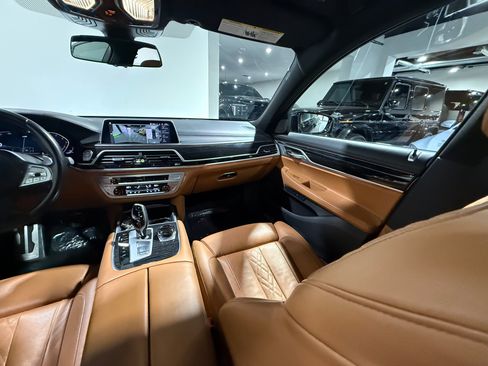 Used 2022 BMW 740i xDrive w/ M Sport Package AWD/4WD image 32