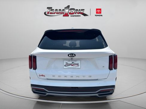 Used 2021 Kia Sorento S FWD image 6