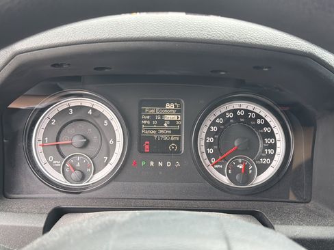 Used 2015 RAM 1500 Express RWD image 13