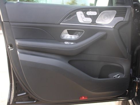 Certified 2025 Mercedes-Benz GLS 580 GLS 580 image 12