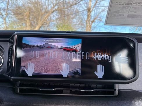 New 2026 Jeep Gladiator Sport AWD/4WD image 15