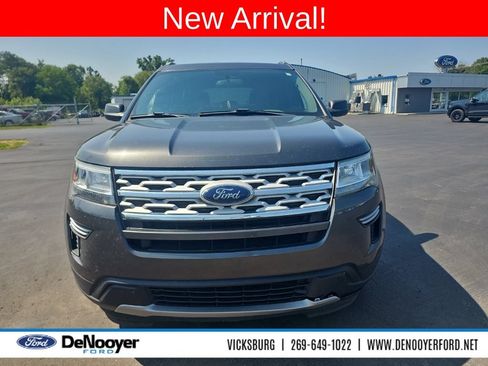 Used 2019 Ford Explorer XLT w/ Class III Trailer Tow Package AWD/4WD image 2