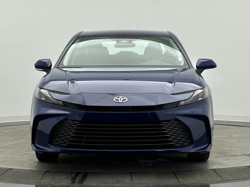 Used 2025 Toyota Camry LE image 2