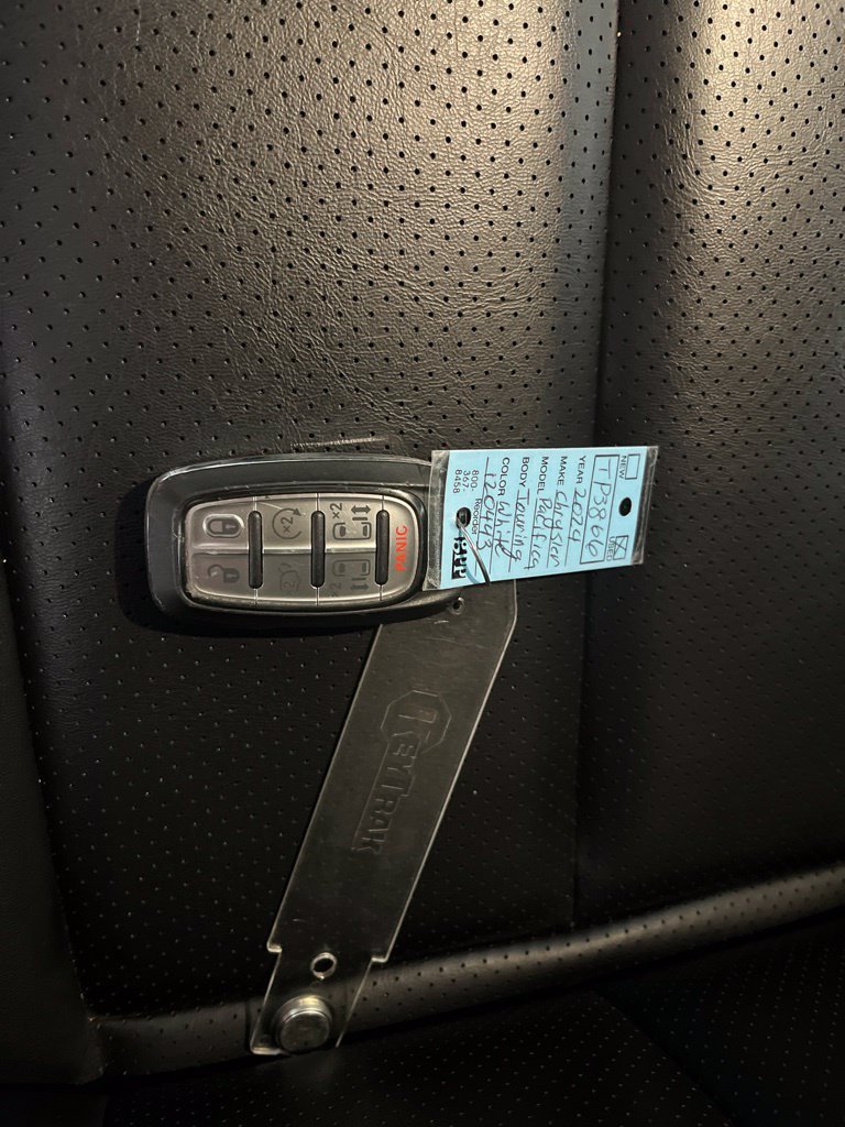 Used 2024 Chrysler Pacifica Touring-L FWD image 77