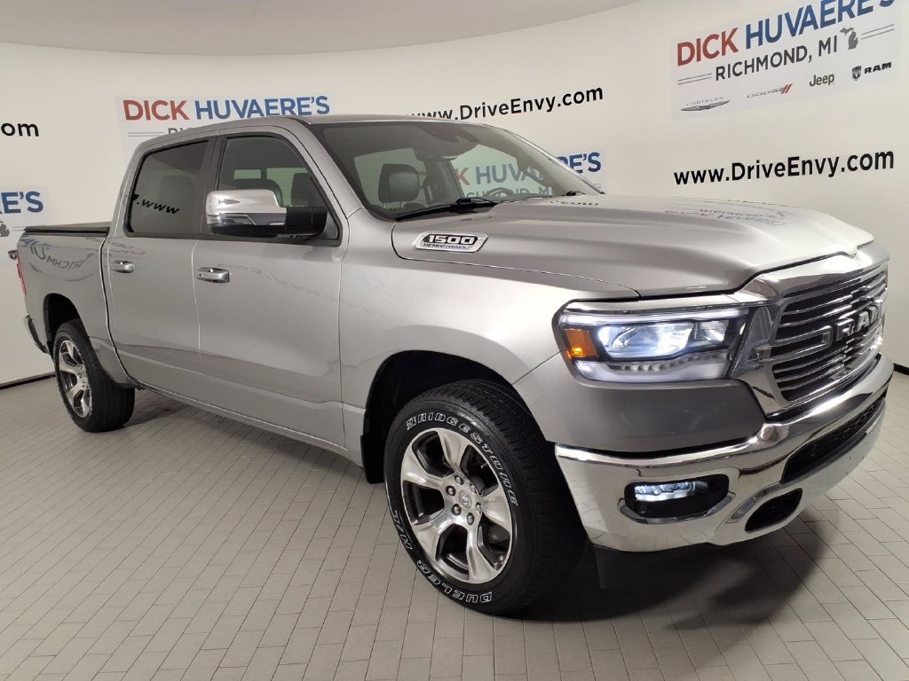 Used 2023 RAM 1500 Laramie AWD/4WD image 3