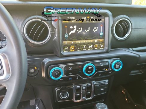 Used 2023 Jeep Wrangler Unlimited Sahara image 16