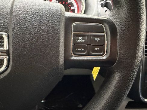 Used 2018 Dodge Grand Caravan SE FWD image 22