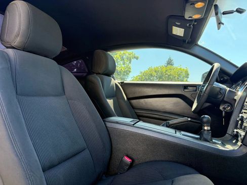 Used 2012 Ford Mustang Coupe image 28