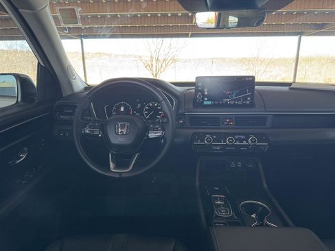 Used 2025 Honda Pilot Touring image 22