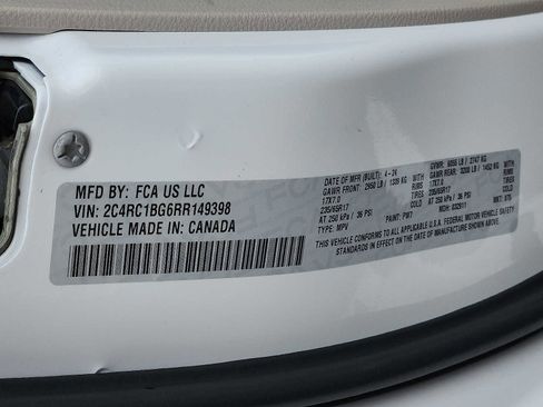 Used 2024 Chrysler Pacifica Touring-L image 26