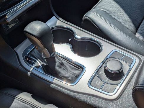 Certified 2020 Jeep Grand Cherokee Limited w/ Luxury Group II AWD/4WD image 18