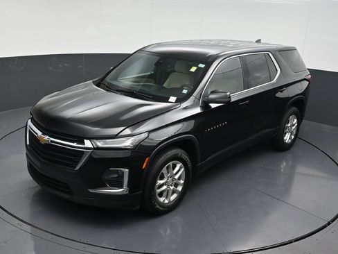 Used 2022 Chevrolet Traverse LS FWD image 13